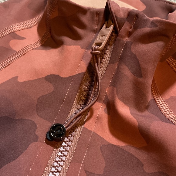 Lululemon Define Jacket Heritage Camo Brier Rose Multi Nulux sz8 - Picture 5 of 8